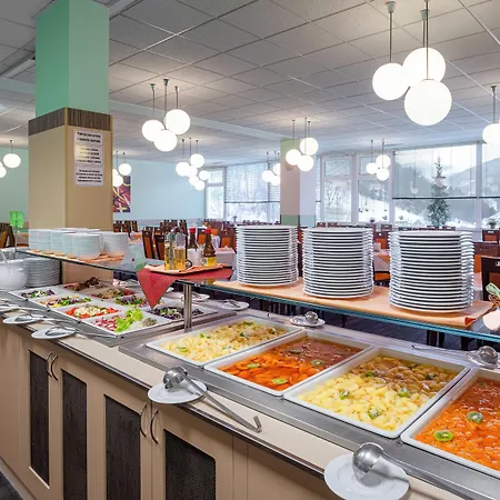 ホテル Behounek ヤーヒモフ