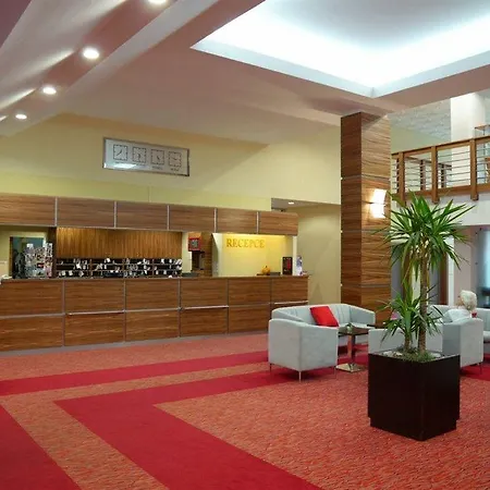 فندق Behounek